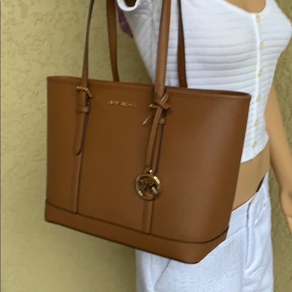 Michael Kors Bags Michael Kors Jet Set Should Tote - Picture 4 of 16